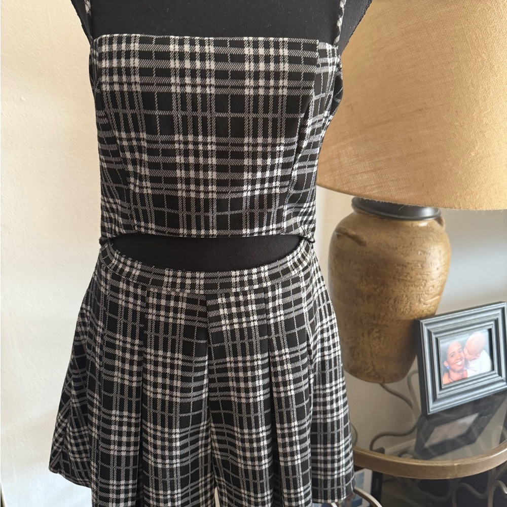 Stylish Black and White Plaid Romper Large